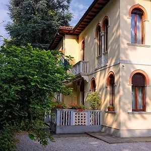 לינה וארוחת בוקר Casa Gardenia Venice - Atika & Atif